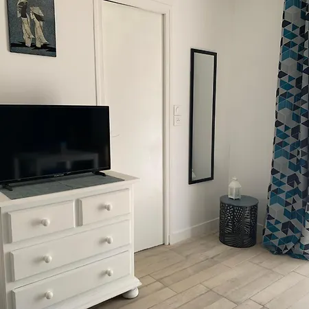 La Grande Terrasse, Rez-de-jardin شقة كان