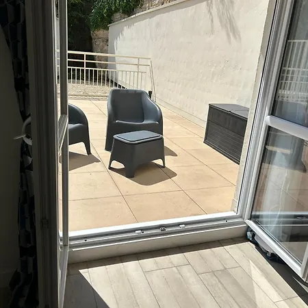 La Grande Terrasse, Rez-de-jardin Apartmán